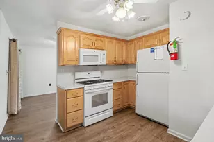 1024 Buttonwood Dr, Harrisburg, PA 17109 - Photo 17