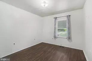 1024 Buttonwood Dr, Harrisburg, PA 17109 - Photo 9