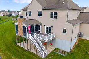 140 Woods Edge Dr, Hummelstown, PA 17036 - Photo 5