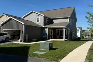 2418 Hawthorne Dr, Harrisburg, PA 17110 - Photo 3