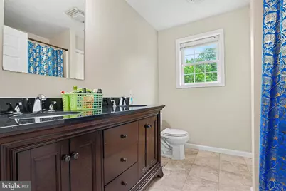725 Lindenwood Lane, Harrisburg, PA 17113 - Photo 17