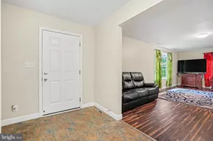 725 Lindenwood Ln, Harrisburg, PA 17113 - Photo 5