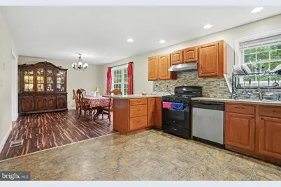 725 Lindenwood Lane, Harrisburg, PA 17113 - Photo 11