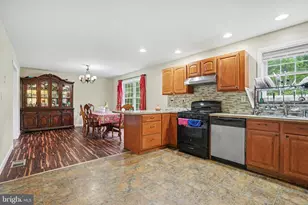 725 Lindenwood Ln, Harrisburg, PA 17113 - Photo 11