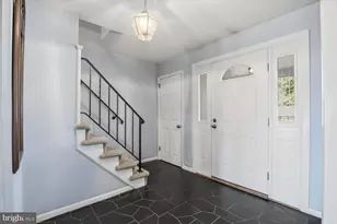 387 Yorktown Rd, Hershey, PA 17033 - Photo 3