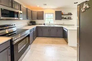 320 Woodland View Ct, Harrisburg, PA 17110 - Photo 5