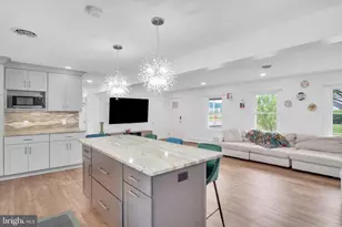 1098 Hillview Ln, Hershey, PA 17033 - Photo 15