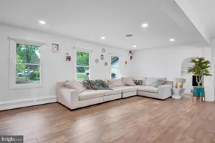 1098 Hillview Ln, Hershey, PA 17033 - Photo 9
