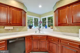 4701 Rock Ledge Dr, Harrisburg, PA 17110 - Photo 9