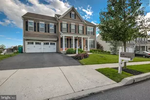 978 Powder Horn Dr, Hummelstown, PA 17036 - Photo 1