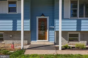 8 Heathglen Rd, Middletown, PA 17057 - Photo 3