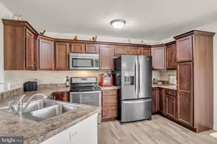 7808 Dewey Dr, Harrisburg, PA 17112 - Photo 3