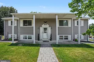 469 Hoffman Dr, Harrisburg, PA 17111 - Photo 1