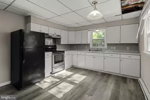 123 W Main St, Hershey, PA 17033 - Photo 7