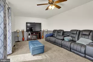 2413 Wicklow Dr, Harrisburg, PA 17112 - Photo 9