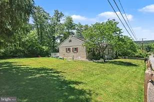 331 Lakewood Dr, Harrisburg, PA 17112 - Photo 5