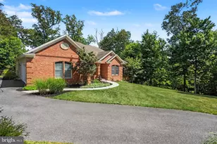 4805 Mountain Rise Dr, Harrisburg, PA 17110 - Photo 3