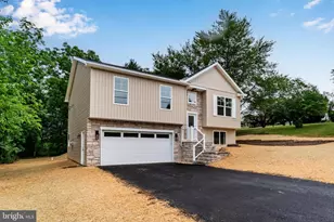 607 Walnut Ave, Harrisburg, PA 17112 - Photo 1