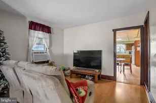 404 Julian St, Williamstown, PA 17098 - Photo 9