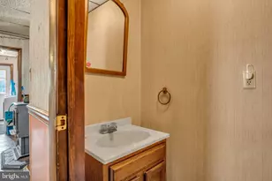 404 Julian St, Williamstown, PA 17098 - Photo 17