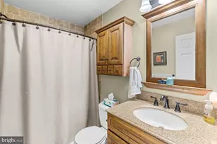 4462 Woodcrest Dr, Elizabethtown, PA 17022 - Photo 13