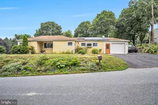 601 Gaynor Ln, Harrisburg, PA 17111 - Photo 3