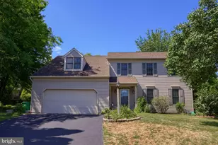 812 Cypress Ct, Hummelstown, PA 17036 - Photo 1