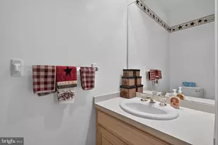 122 Almond Dr, Hershey, PA 17033 - Photo 25