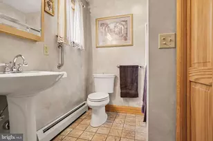 302 Robin Rd, Hershey, PA 17033 - Photo 11