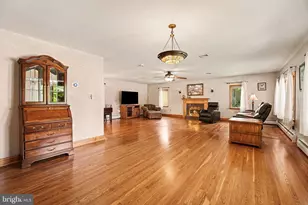 302 Robin Rd, Hershey, PA 17033 - Photo 3