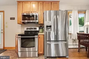 302 Robin Rd, Hershey, PA 17033 - Photo 9