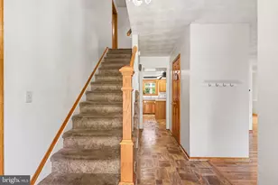 992 Martin Ln, Harrisburg, PA 17111 - Photo 5