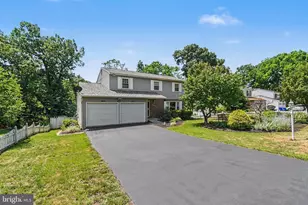 992 Martin Ln, Harrisburg, PA 17111 - Photo 3