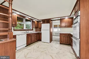 125 W Governor Rd, Hershey, PA 17033 - Photo 9