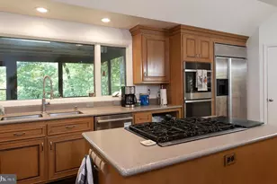 4728 Great Oak Ln, Harrisburg, PA 17110 - Photo 7