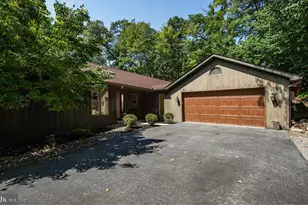 4728 Great Oak Ln, Harrisburg, PA 17110 - Photo 1