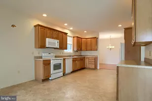 4505 Hillside Ct, Harrisburg, PA 17110 - Photo 5