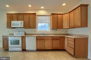 4505 Hillside Ct, Harrisburg, PA 17110 - Photo 3