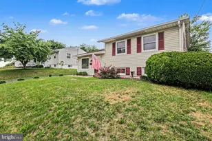 1000 Scenery Dr, Harrisburg, PA 17109 - Photo 3