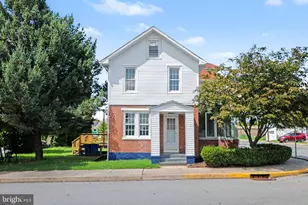 400 Lincoln St, Middletown, PA 17057 - Photo 1