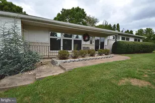 1406 Regency Cir, Harrisburg, PA 17110 - Photo 41