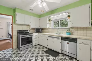 210 Greenwood Ct, Harrisburg, PA 17109 - Photo 7
