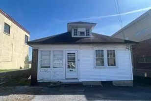 1126 E Chocolate Ave, Hershey, PA 17033 - Photo 1