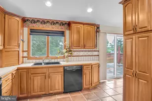1301 Colonial Club Dr, Harrisburg, PA 17112 - Photo 11