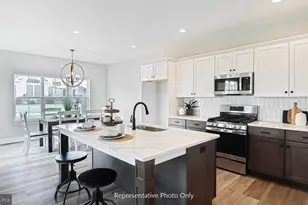 2501 Hawthorne Dr, Harrisburg, PA 17110 - Photo 5