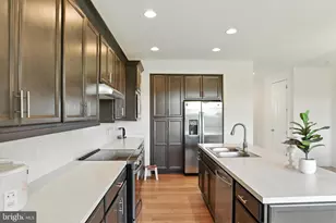 1738 Bradley Dr, Harrisburg, PA 17110 - Photo 9