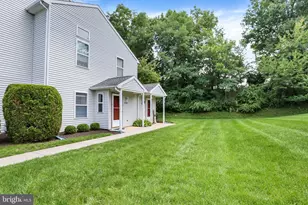 5811D Hidden Lake Dr, Harrisburg, PA 17111 - Photo 3