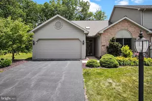 6443 Oak View Dr, Harrisburg, PA 17112 - Photo 1