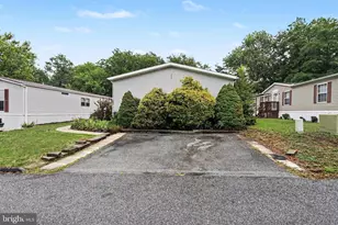 303 Dallas Dr, Grantville, PA 17028 - Photo 3