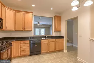 731 Creekside Dr, Hummelstown, PA 17036 - Photo 7
